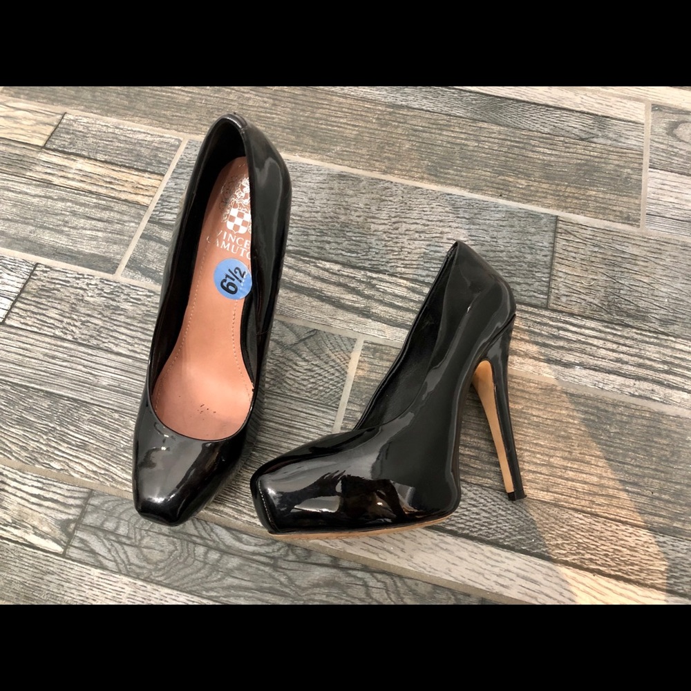 Vince Camuto hidden platform pumps patent 7